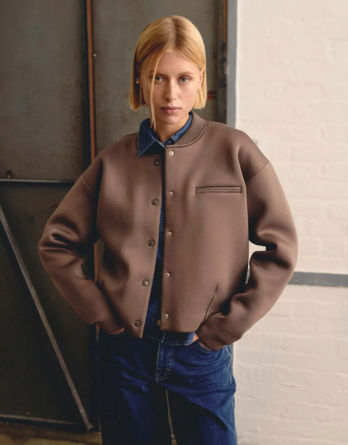 Outlet Kurze Bomberjacke ULONI Loose aus Scuba Sweat