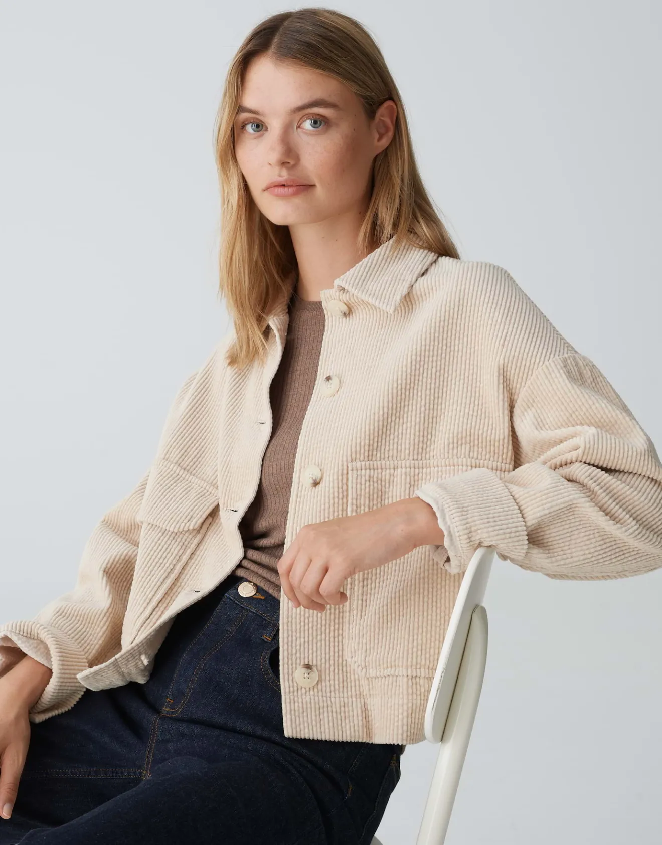 Shop Kurzjacke HENNJA Boxy Fit aus weichem Cord Jacken & Mäntel|Blazer & Westen