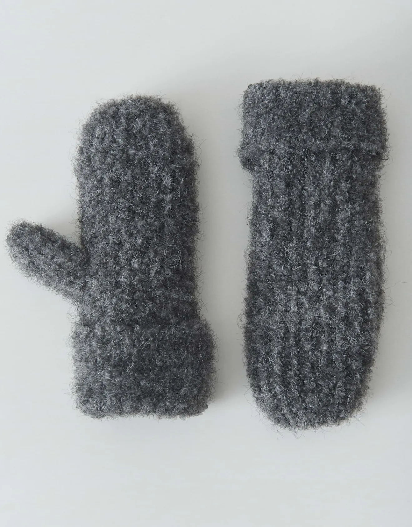 Shop Wärmende Fäustlinge APATI mit Wolle Accessoires